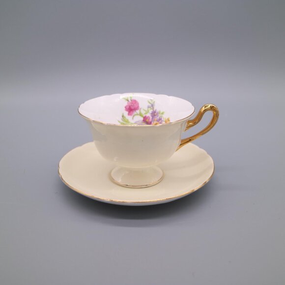 Shelley Bone China England Eggshell White with Flowers Floral Cup and Saucer - Picture 3 of 6